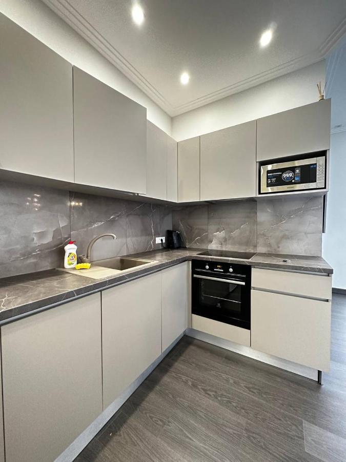 Sea Symphony 3-Bedrooms Lux Apartment โอเดสซา ภายนอก รูปภาพ