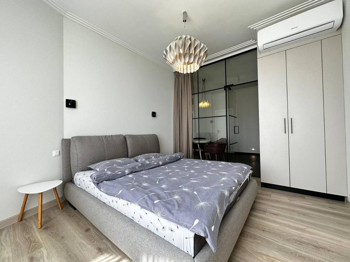 Sea Symphony 3-Bedrooms Lux Apartment โอเดสซา ภายนอก รูปภาพ