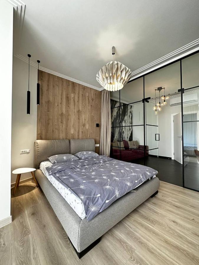 Sea Symphony 3-Bedrooms Lux Apartment โอเดสซา ภายนอก รูปภาพ