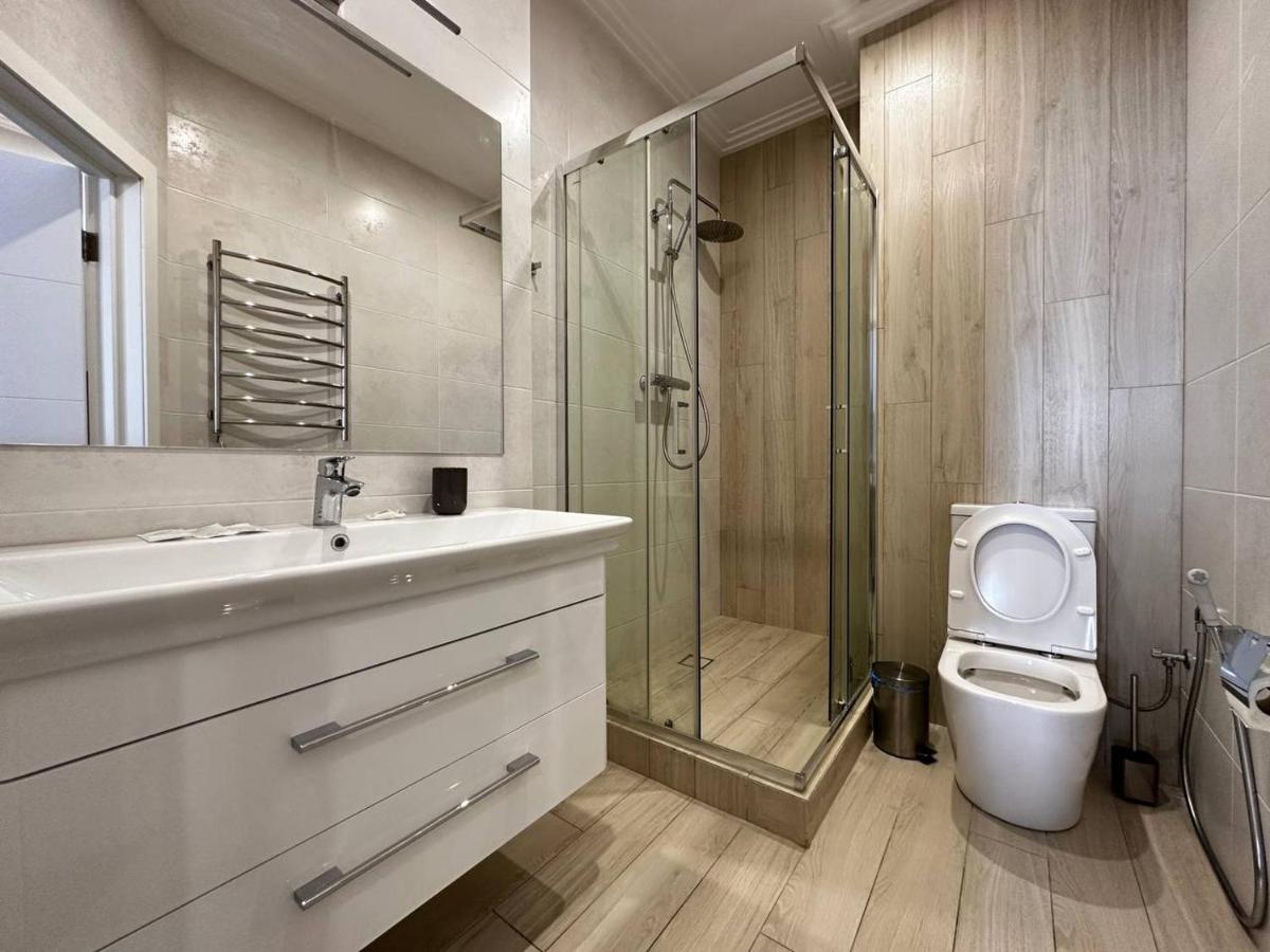 Sea Symphony 3-Bedrooms Lux Apartment โอเดสซา ภายนอก รูปภาพ